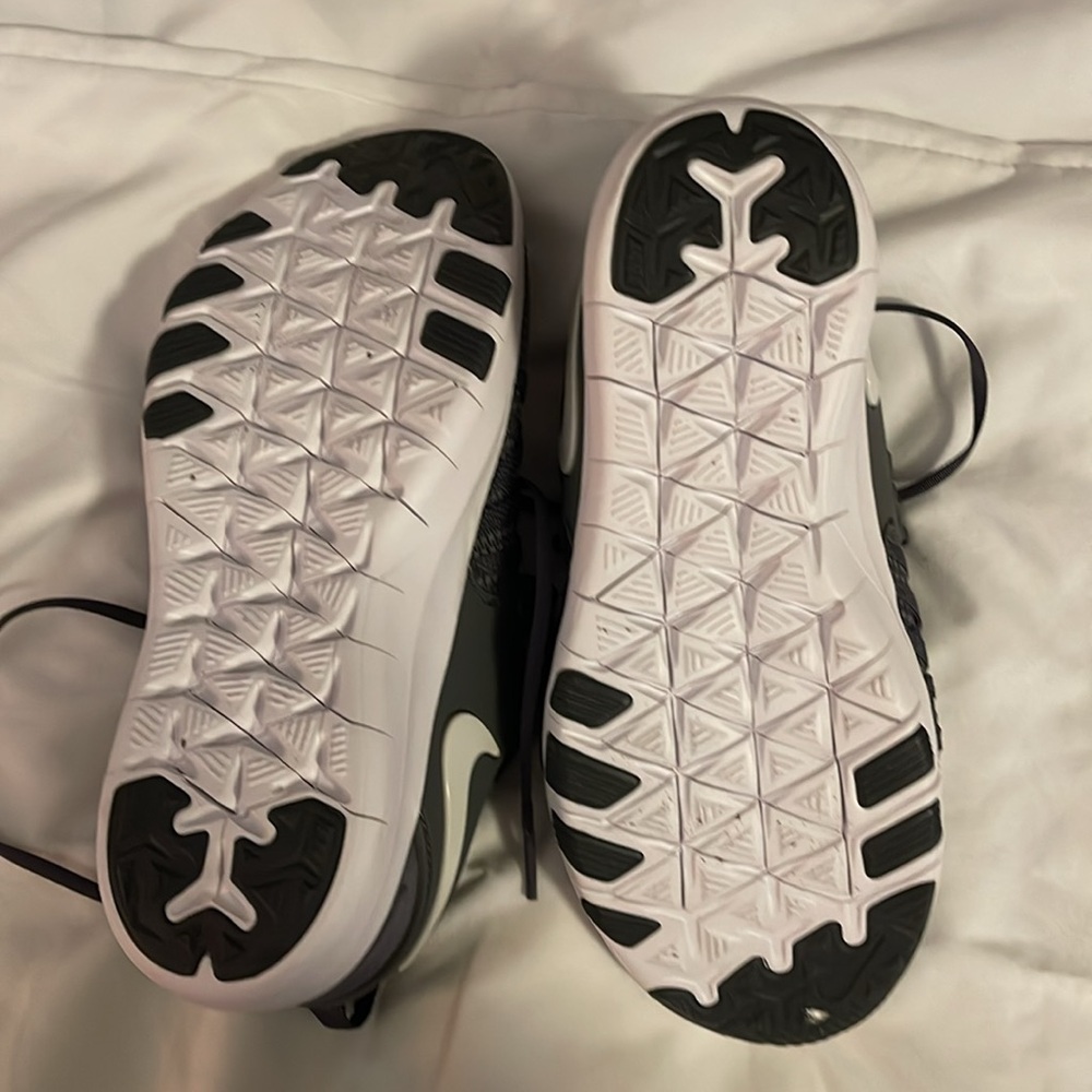 Nike Training Sneakers - Picture 2 of 2